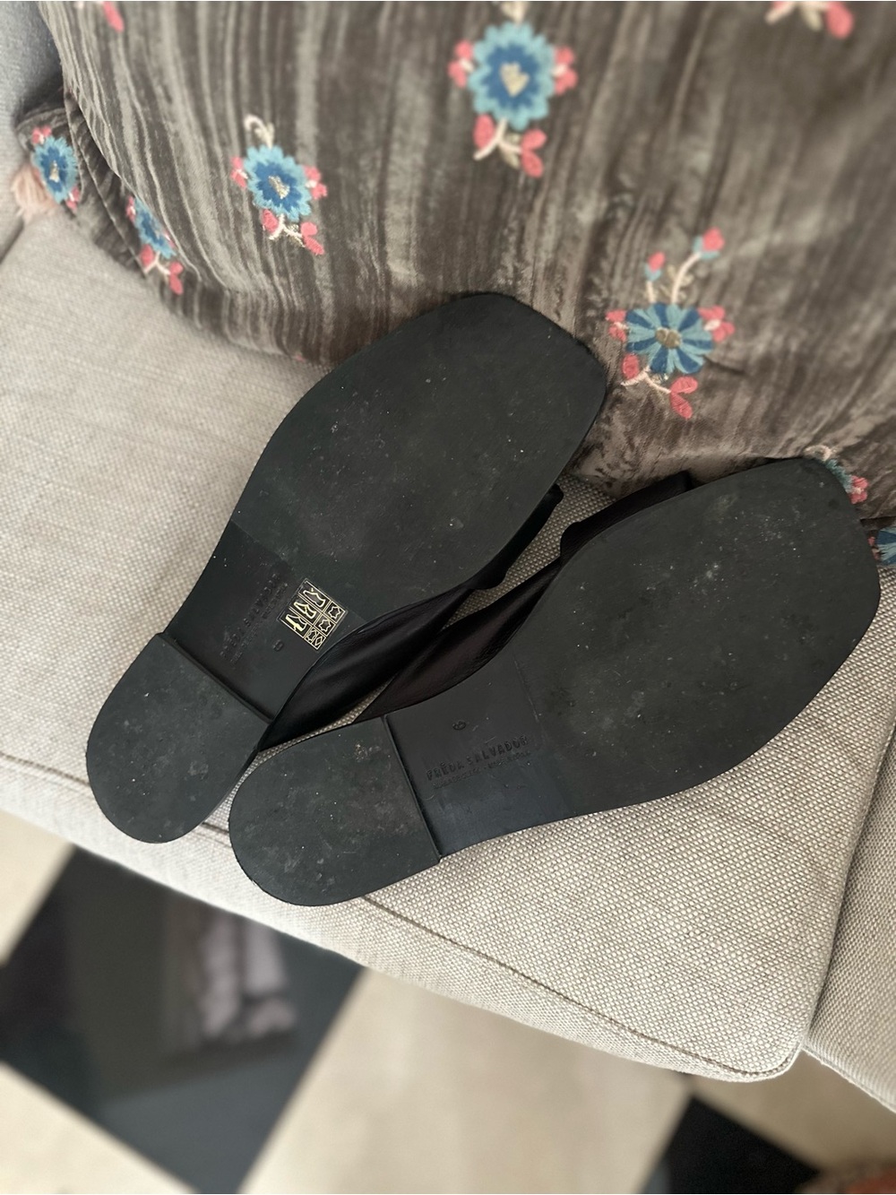Freda Salvador Black Leather Twisted Strap Slide Sandals - Picture 2 of 5